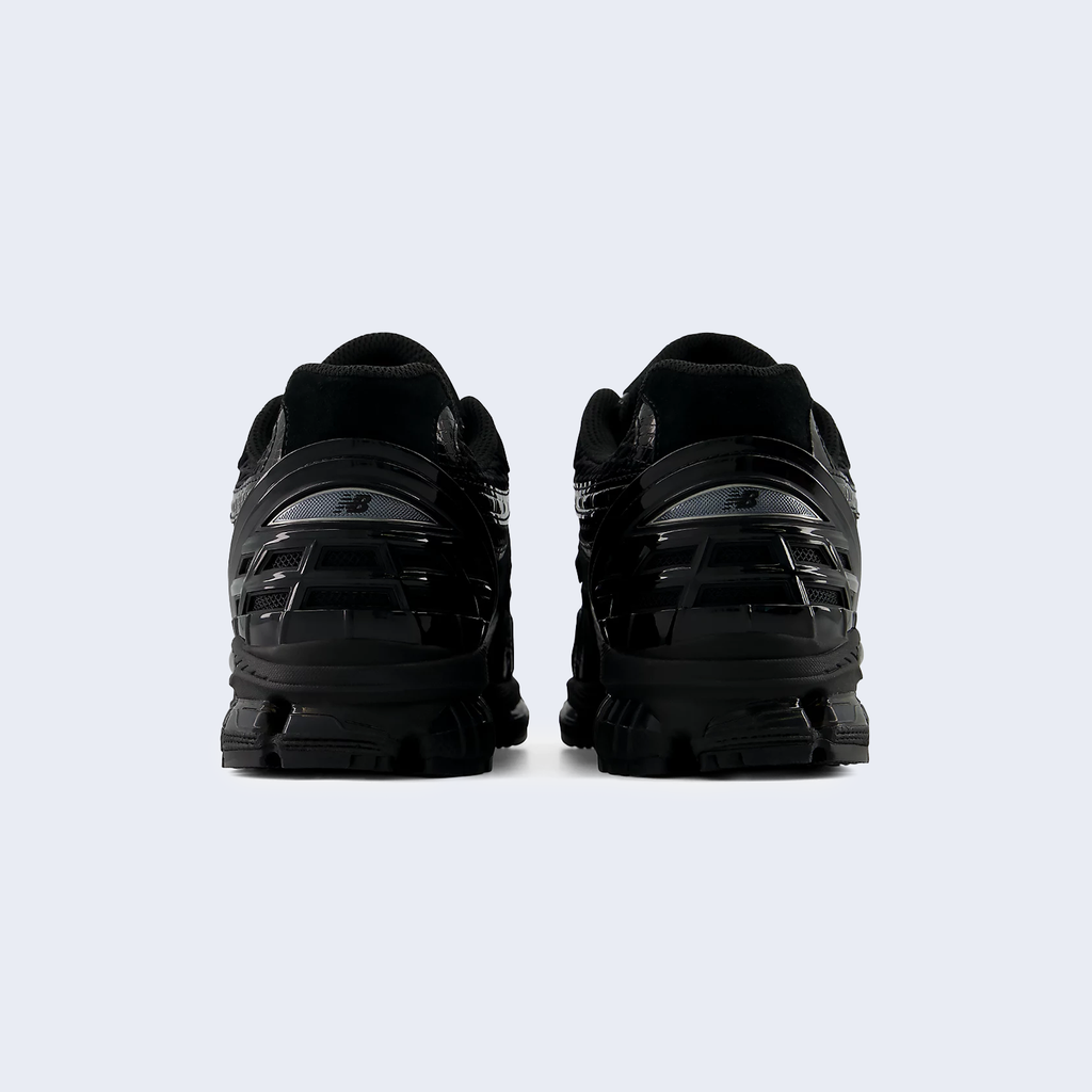 1954R Black / Black