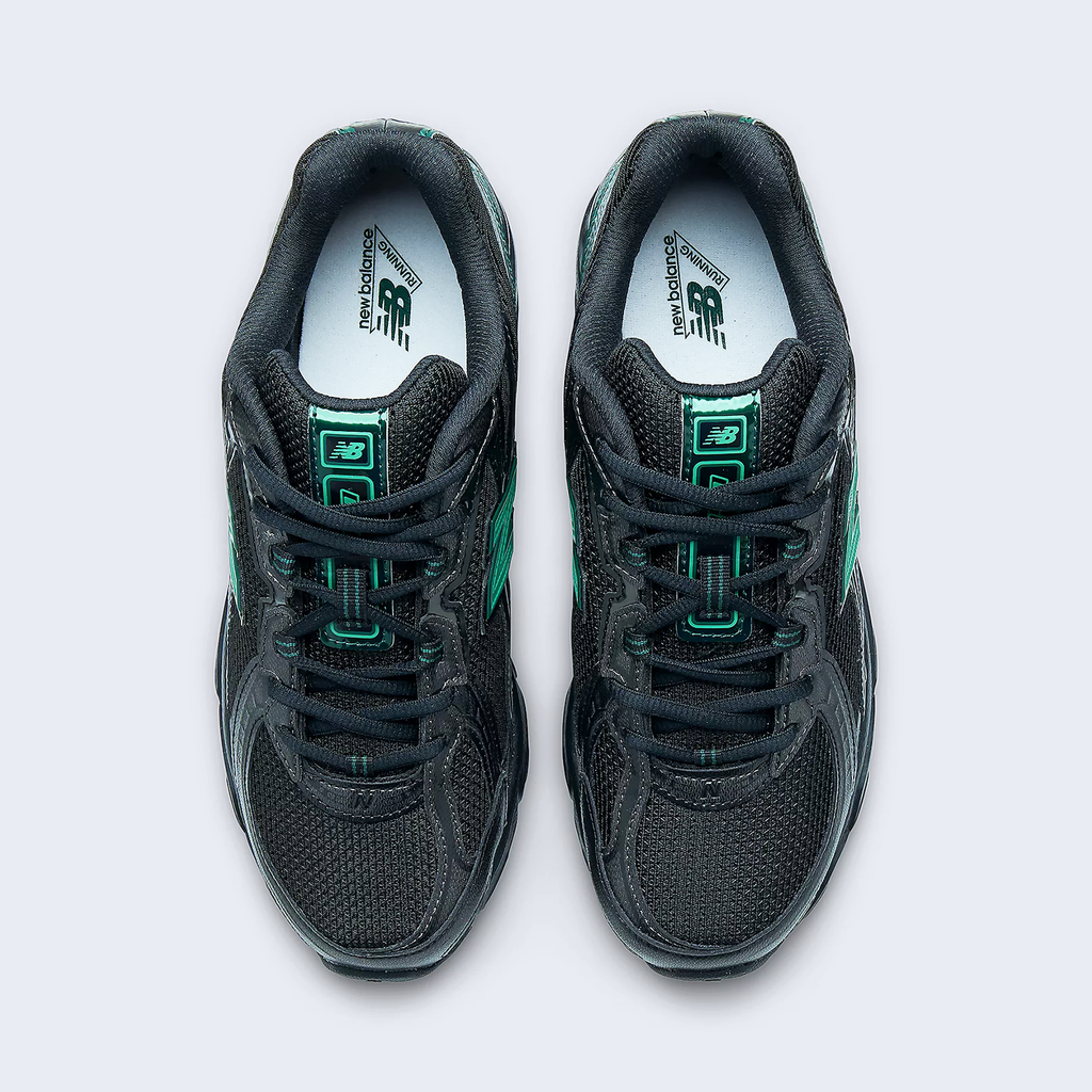 740 Black / Nordic Green