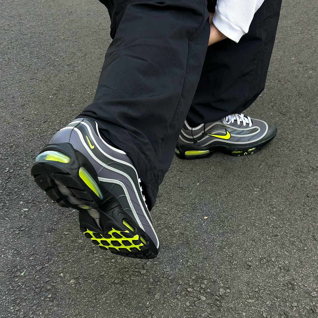 Air Max Joga Bonito Black / Neon Yellow