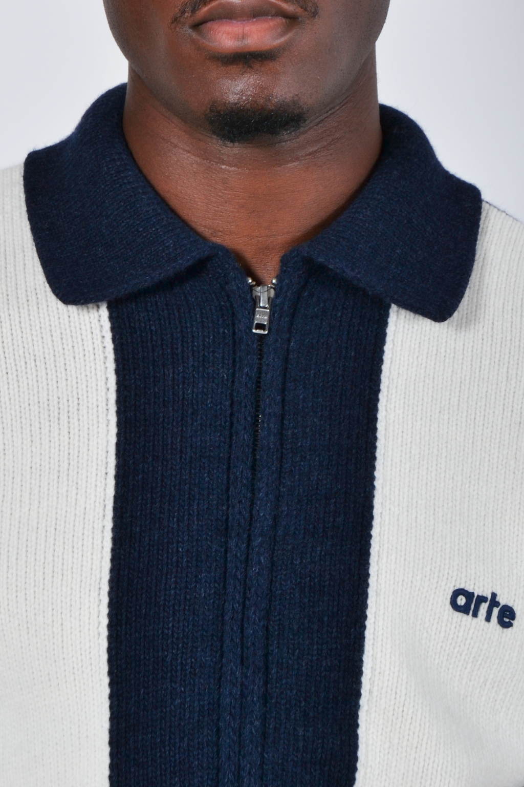 Cardigan Blue / White