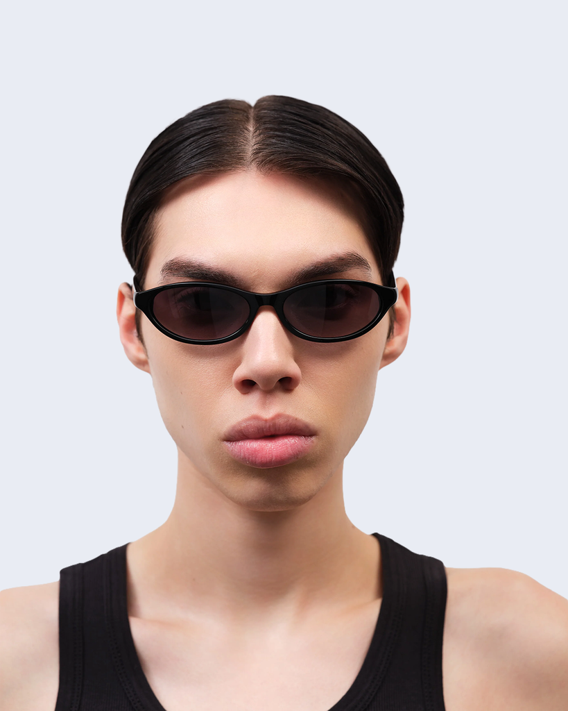 Olympia Solid Black / Solid black Lens