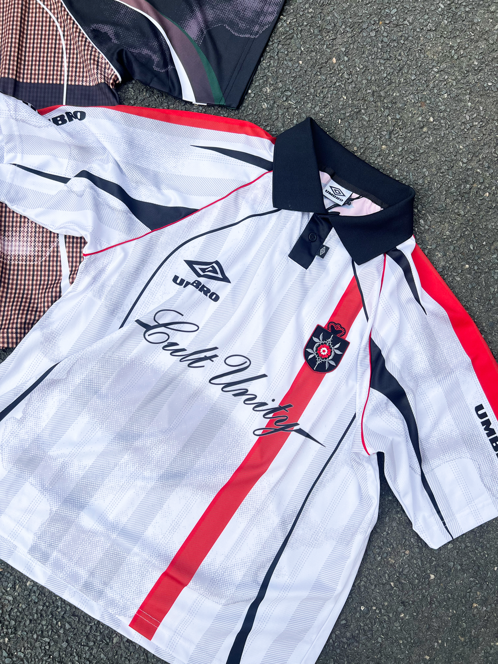 01 03 Polo White / Red