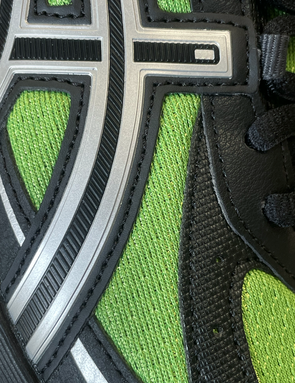Gel-Ventx Piquant Green / Black