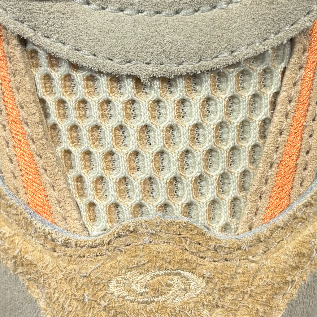 XT-Whisper Embroidery Aspargus Green / Almond Cream / Nectarine
