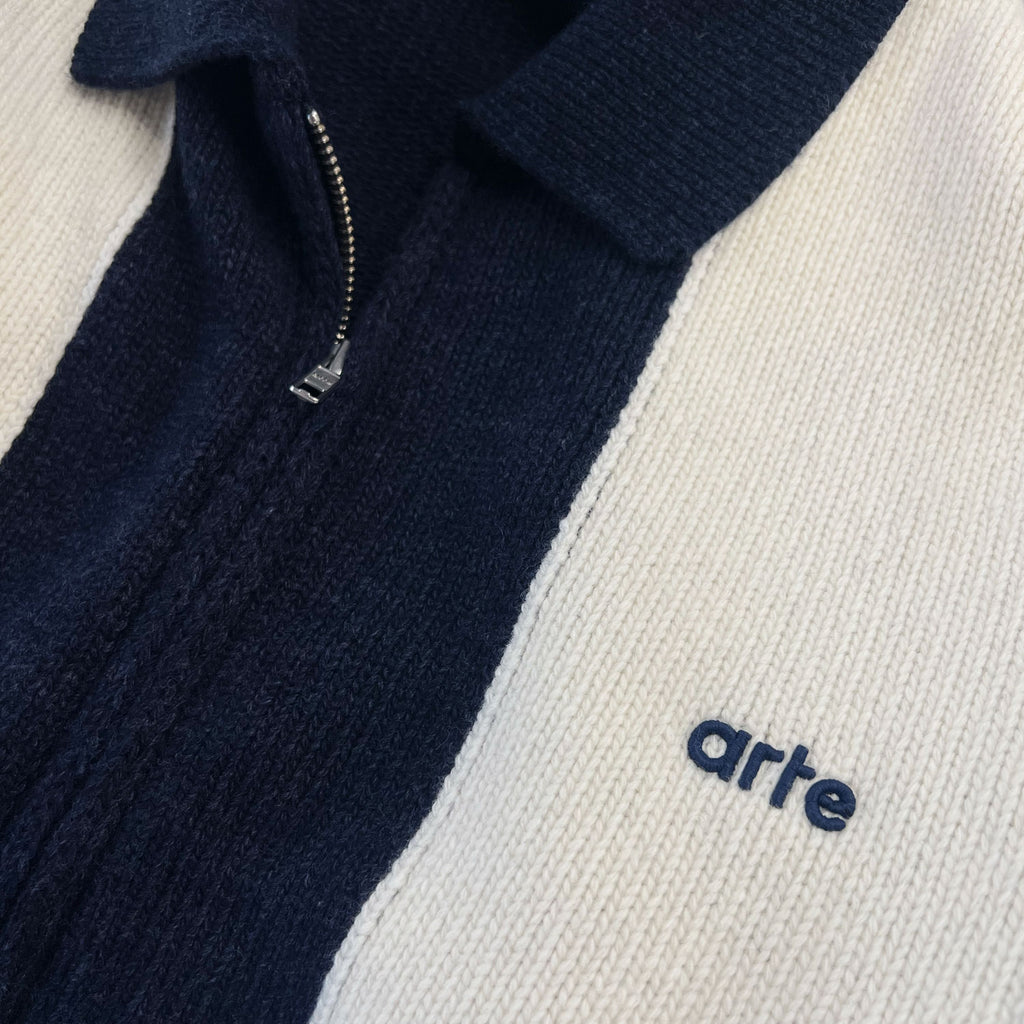 Cardigan Blue / White
