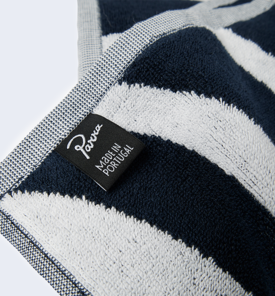 Waves Of The Navy Bath Towel Navy / White